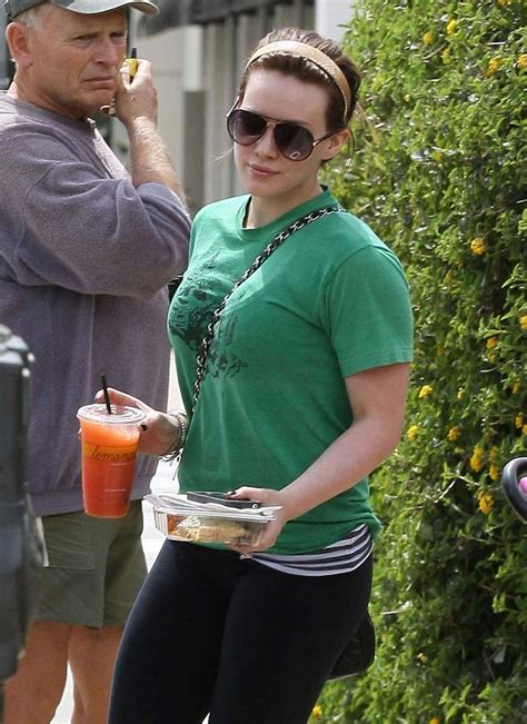 hilary duff caught giving blowjob after proposal pichunter