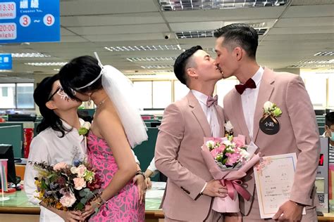 Same Sex Couples Start Registering Marriages In Taiwan