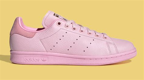 adidas stan smith turns triple pink  sole supplier