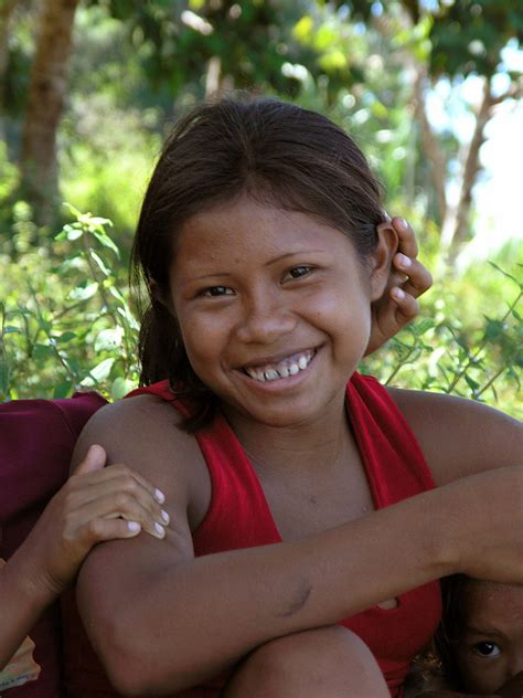 pretty smile amazonas girl in a small village between vil… flickr