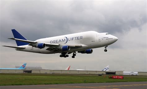 boeing   dreamlifter aircrafts airliner airplane beluga cargo plane sky