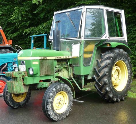 john deere  gesehen bei der oldtimerausstellung  burghaun steinbach fahrzeugbilderde