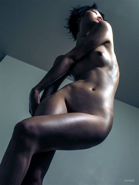 Hot “sculpt” Nude Photoshoot By Alberto Maria Colombo For Treats