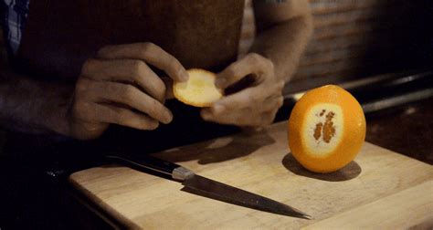 tutorial how to cut a citrus garnish and make a