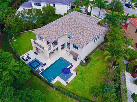 oversized pie shaped lot house styles mansions oaks