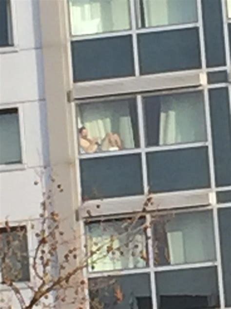 Nachbarin Nackt Am Fenster Videos Bilder Nackte