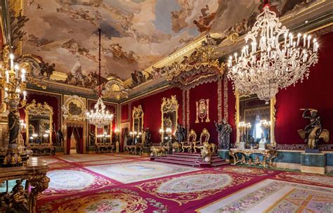 la decoracion de las principales estancias del palacio real de madrid