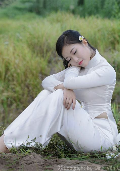 Áo dài traditional vietnam dress beautiful Áo dài người mẫu và quần trắng