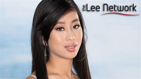 jade kush jadekushxiii signs with the lee network for feature dancing