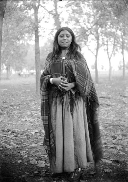 beautiful portraits of native american teen girls from 1800 1900 36 pics picture 13