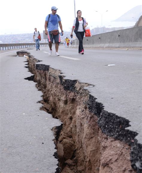The Destruction Left Behind After Chile S Earthquake Photos Huffpost
