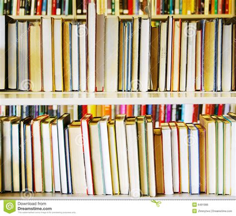 de boeken van de bibliotheek stock foto image  onderwijs bibliotheek