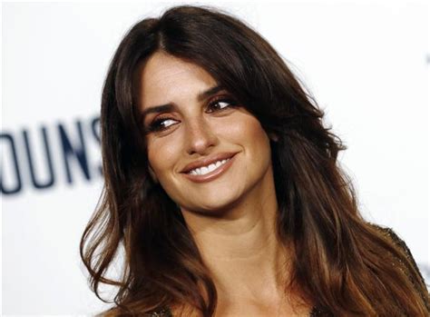 penelope cruz named sexiest woman alive by esquire magazine