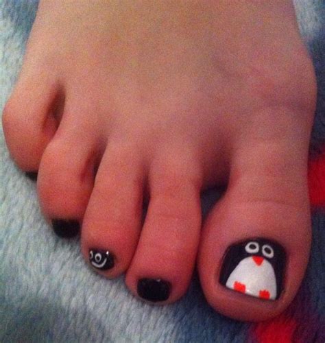 penguin pedicure christmas nail art designs christmas nail art nail