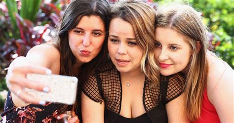 Selfies And Super Lice Make A Lousy Combination Edmonton Globalnews Ca
