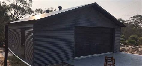 horizontal colorbond shed