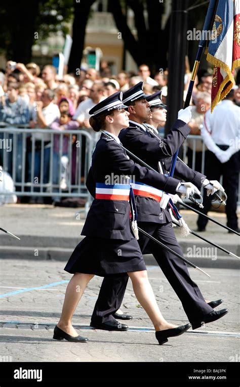 french soldiers marching     july bastille day military parade  central paris