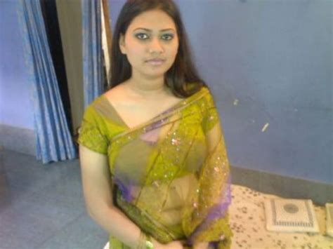 celebraity s hot and sexy images desi mallu aunty open blouse without saree still showing her