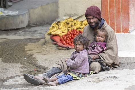 poor family  beggars   streets  india editorial stock photo