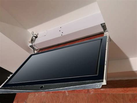 auto motorized flip   ceiling      inches tv