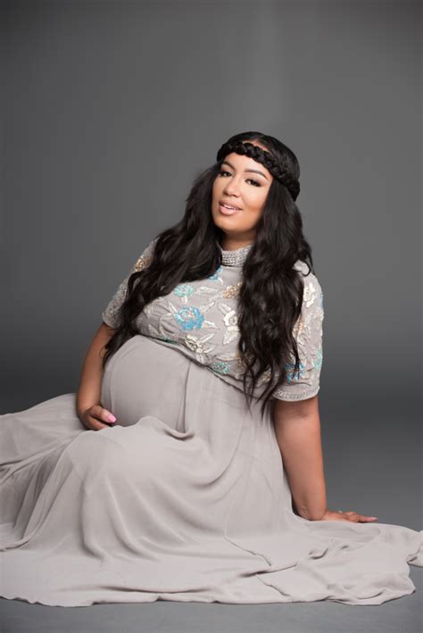 pin on plus size maternity looks