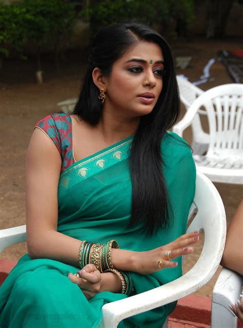 sexy for girls priyamani hot saree stills priyamani latest hot saree photo gallery