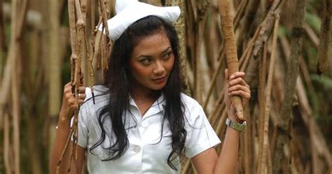 foto ajeng ines nugroho bergaya ala suster ngesot cerita ngentot terbaru 2015