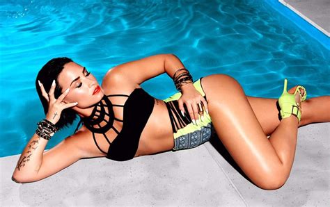 Demi Lovato Poses Nude And Without Make Up For Vanity Fair