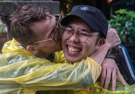 taiwan legalizes same sex marriage the washington post