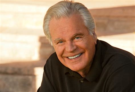 robert wagner hollywoods man  mystery wins gold coast film fest honors