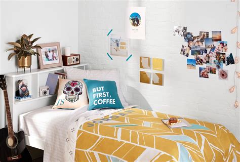 creative diy dorm decor ideas  liven   space shutterfly