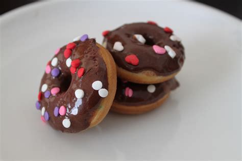 nostalgia mini donut bakery review  denver housewife