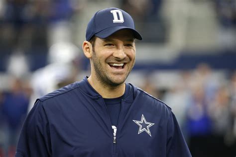 tony romo retires  dallas cowboys joins cbs sports  nfl analyst cbs news