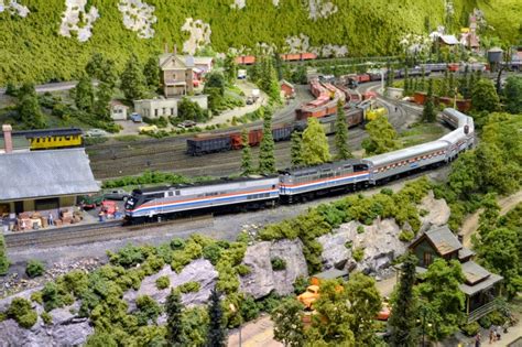 model trains  beginners ho scale model train stations