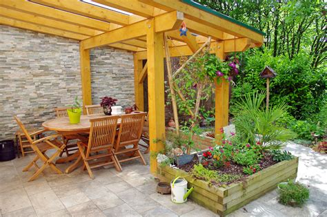 easy ways  create outdoor living spaces   budget tasteful space
