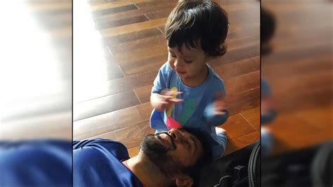 dhoni playing with her daughter ziva cutest thing you will see today youtube