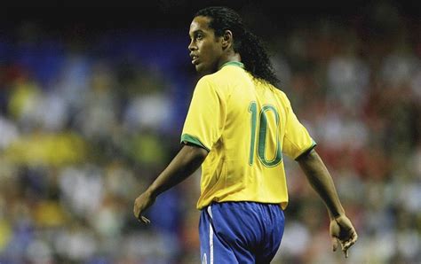pemain terbaik brasil  mengenakan nomor punggung  bolaskorcom