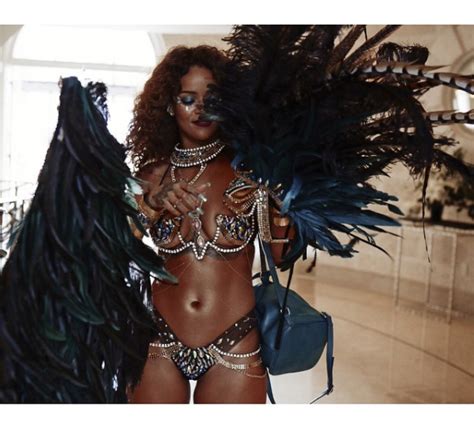 Rihanna’s Sexiest Instagram Photos Rihanna’s Sexy