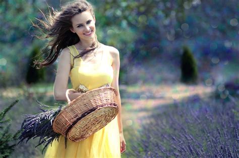 free picture photo model smile summer windy woman pretty girl