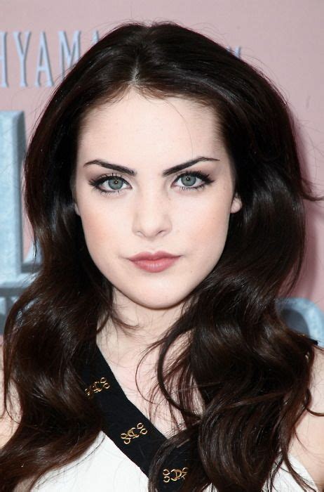 The Way Liz Gillies Applies Her Eyeliner To The Outer