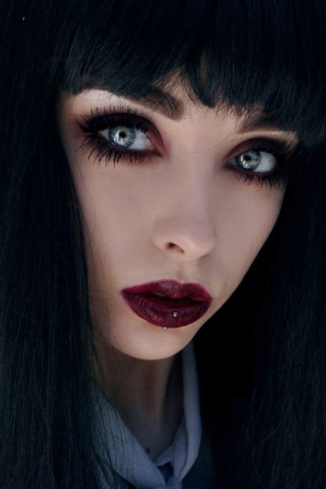 V I O L E † S K U L L S Gothic Makeup Dark Makeup Beauty Makeup