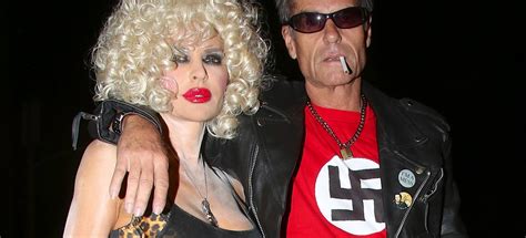 lisa rinna apologizes for husband harry hamlin wearing swastika