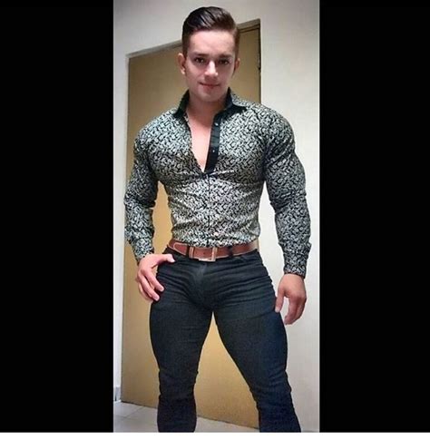 Hot Muscle Guy Tight Clothing To Show Off That Body