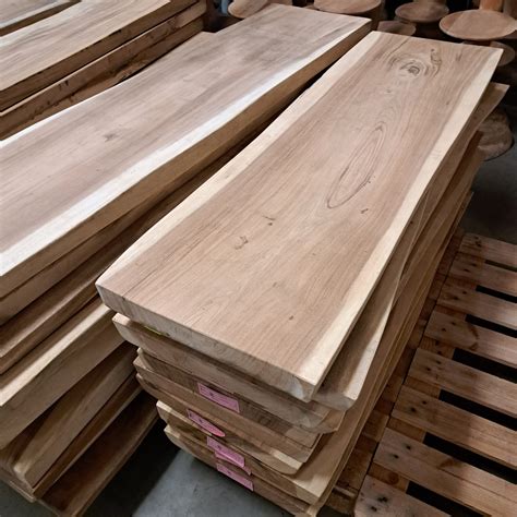 houten boomstam planken met boomrand  edge wandplank megafurn