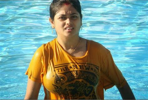 indian hot housewife bathing hd sexy photos 3 919×622 devendar kumar pinterest