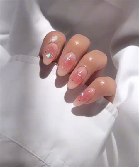 blush nails  making  huge comeback    loveliest
