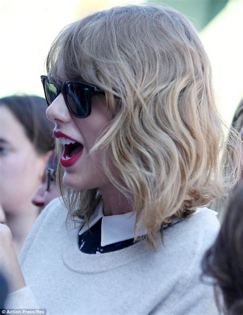 taylor swift sends powerful note to a bullied teen fan daily mail online