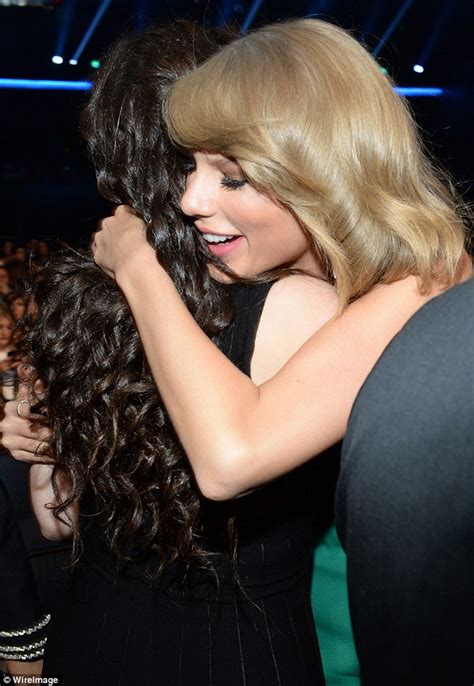 american music awards 2014 besties taylor swift and lorde share