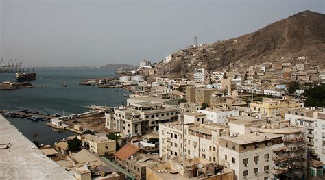 war  pieces political divides  southern yemen ecfr