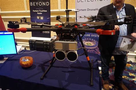 ces  comment ce drone peut chasser  abattre dautres drones